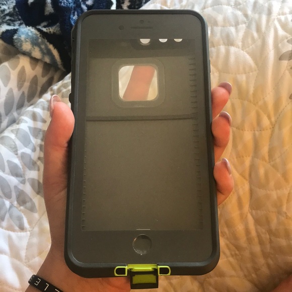 Life Proof Case - Picture 10 of 10